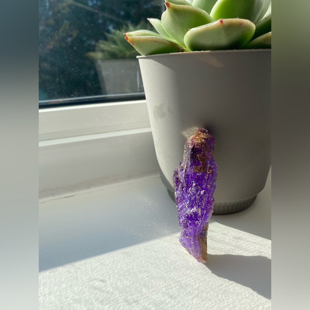 House decoration ~ Purple crystal cluster with gold flakes at base 💜